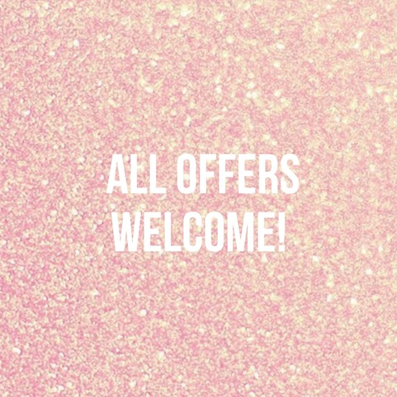 💗MAKE ME AN OFFER - Picture 2 of 4